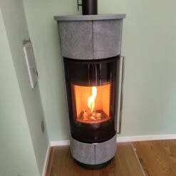 Atika Serpentino Extra Kaminofen 7kW -Besten Kamin Laden atika serpentino extra kaminofen speicherofen kundenbild1 1280x1280