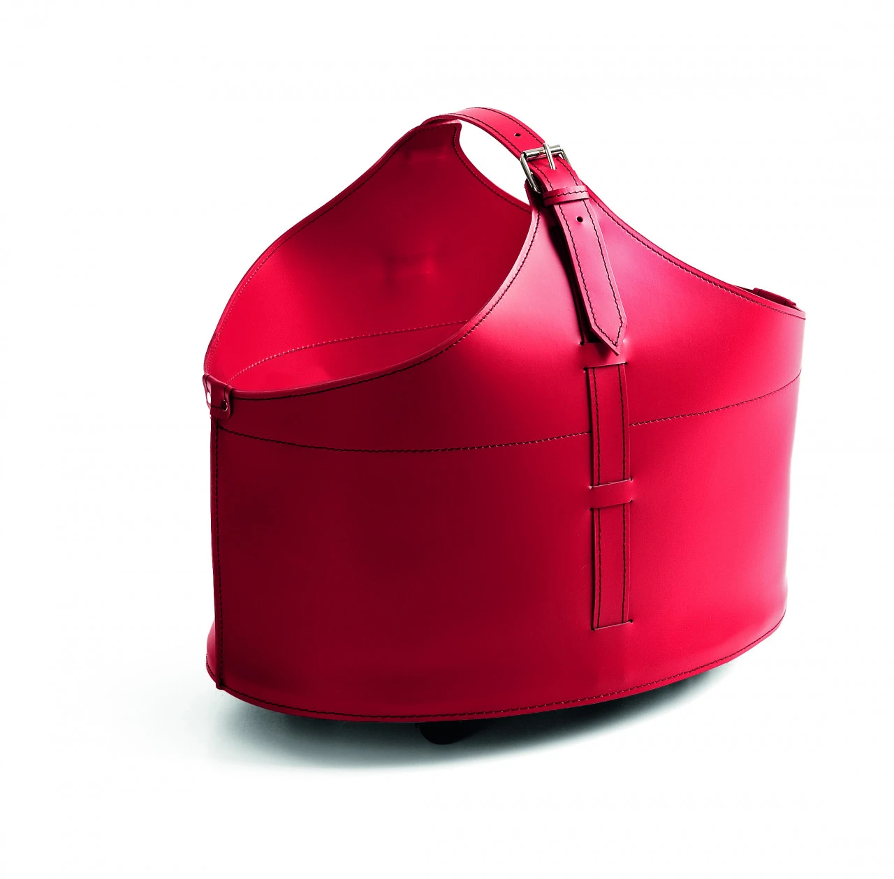 Designer Holzkorb Fabia Rot Aus Regeneriertem Leder Mit Rollen 4 Designer Holzkorb Fabia Rot Aus Regeneriertem Leder Mit Rollen – Bild 2