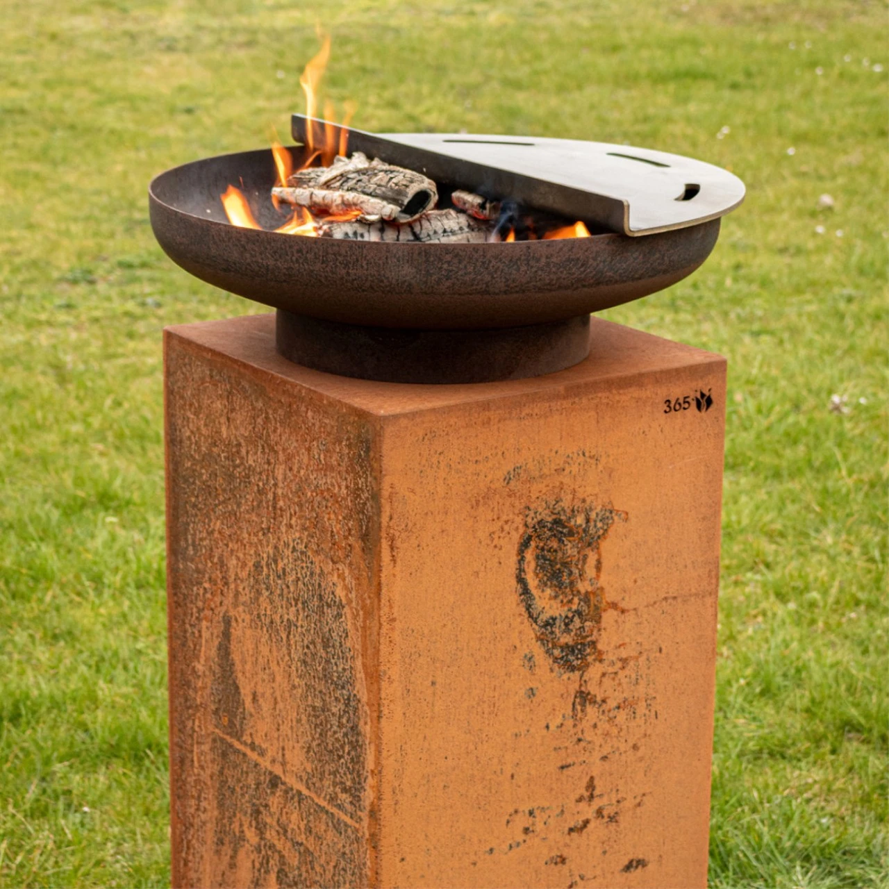 Gartenkamin Plancha Grill YMOS55 Cortenstahl 11 Gartenkamin Plancha Grill YMOS55 Cortenstahl – Bild 9