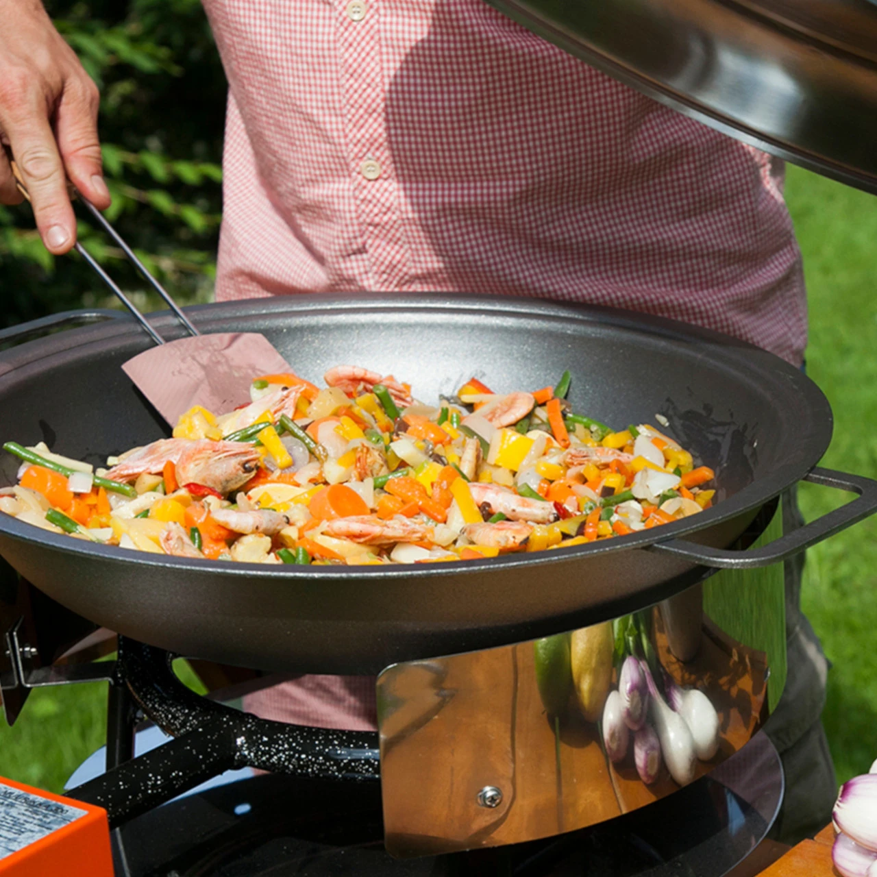 Muurikka Original Wok Pfanne Mit Beinen 43 Cm Ø Finnische Qualität 6 Muurikka Original Wok Pfanne Mit Beinen 43 Cm Ø Finnische Qualität – Bild 4